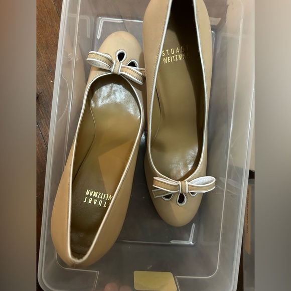 Stuart Weizmann Tan Bow Heels - Picture 5 of 9